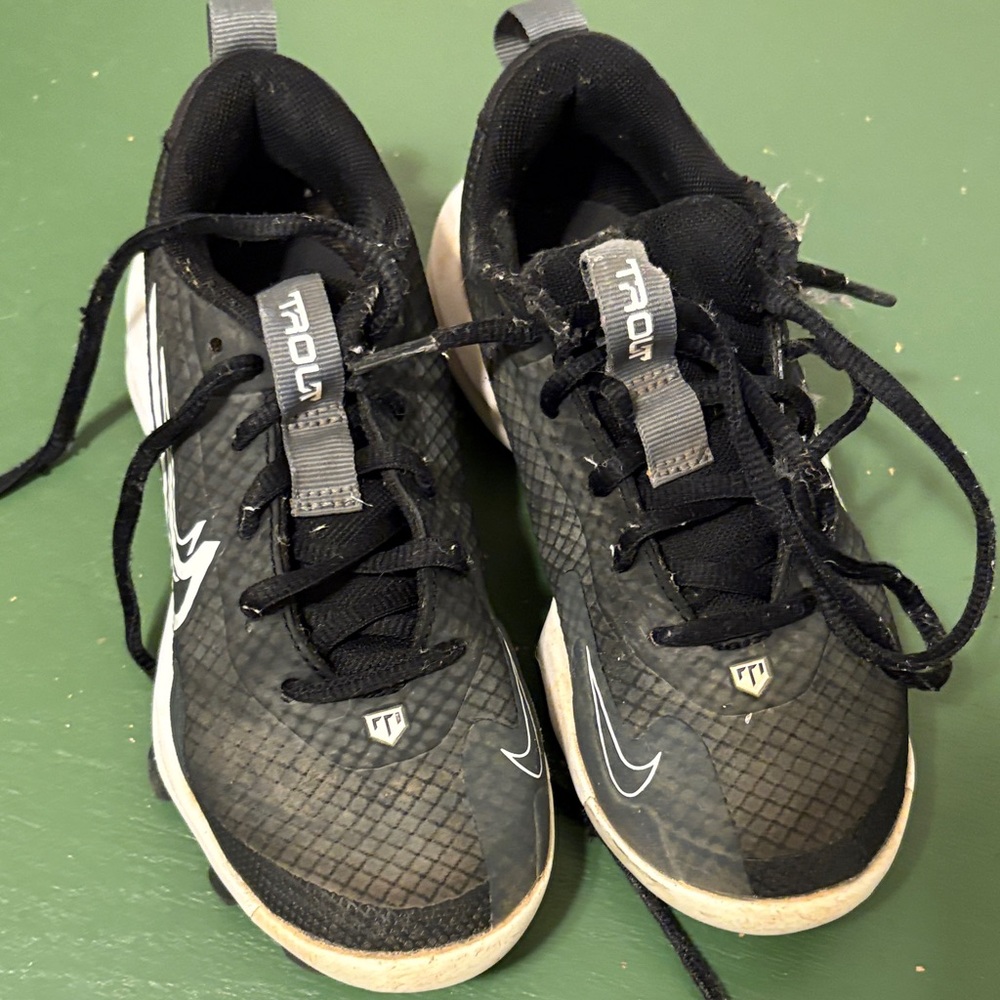 Nike Kids Black and Gray Sneakers